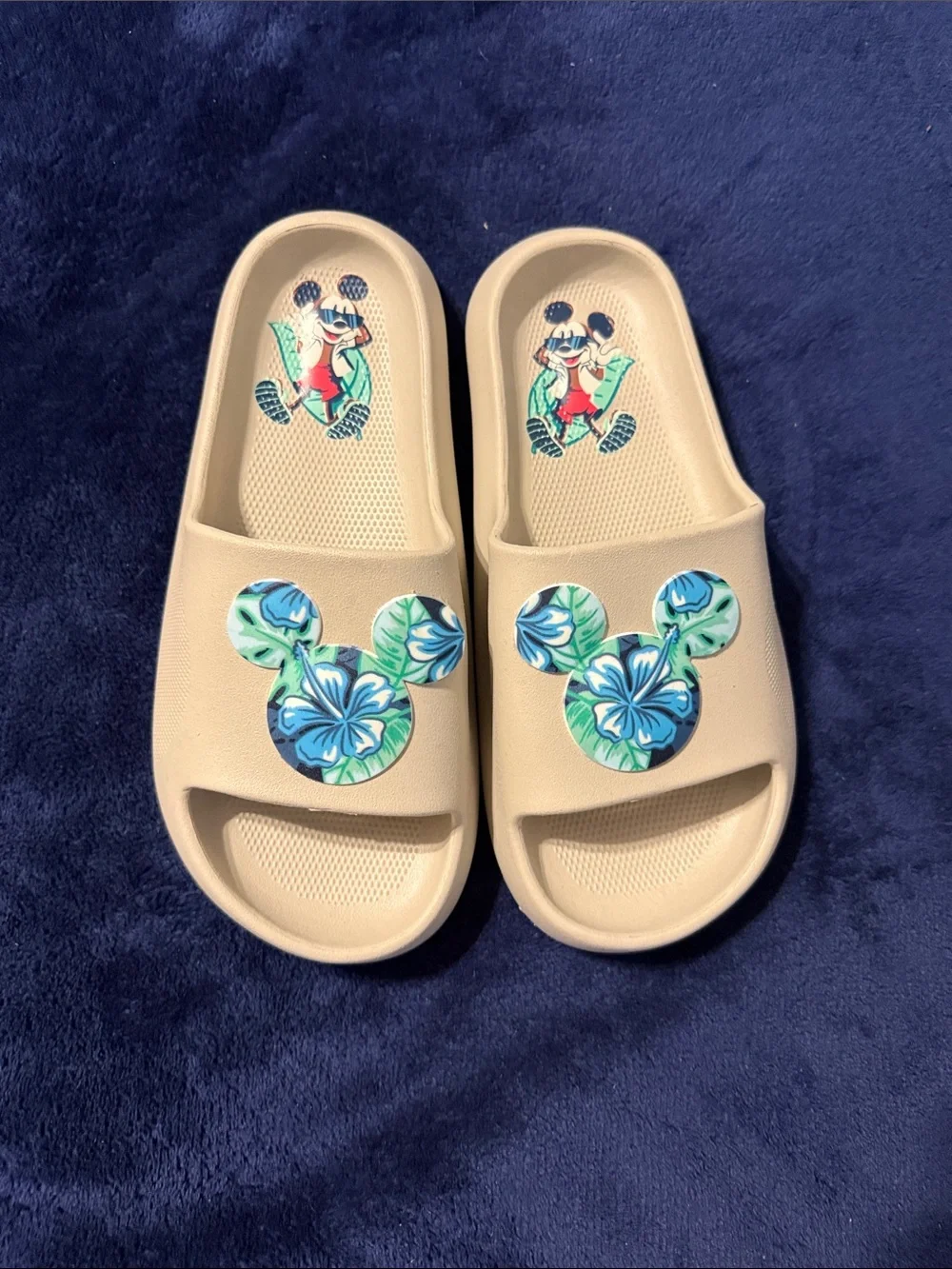 Mickey Mouse Beige Slides with Blue Floral Accent Official Disney NWT W-8 M-6